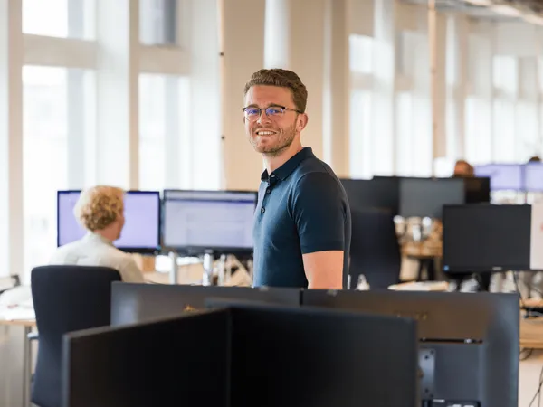 Pieter van der Zijpp op de werkvloer bij RS Finance in Amsterdam